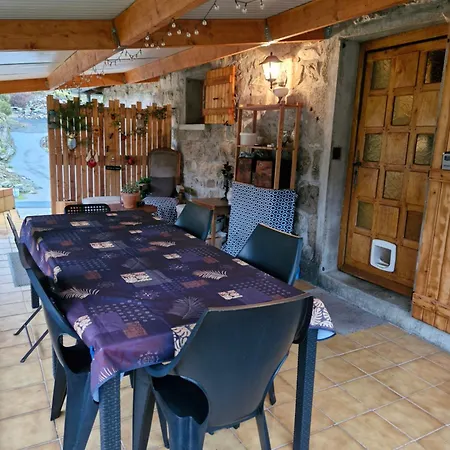 Habitación en casa particular La Maison Des Lucioles *